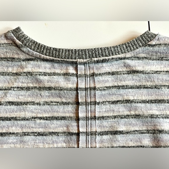 Charlie B Striped Gray and White w Pastel Colors Women’s Sweater Size Small - Picture 14 of 16